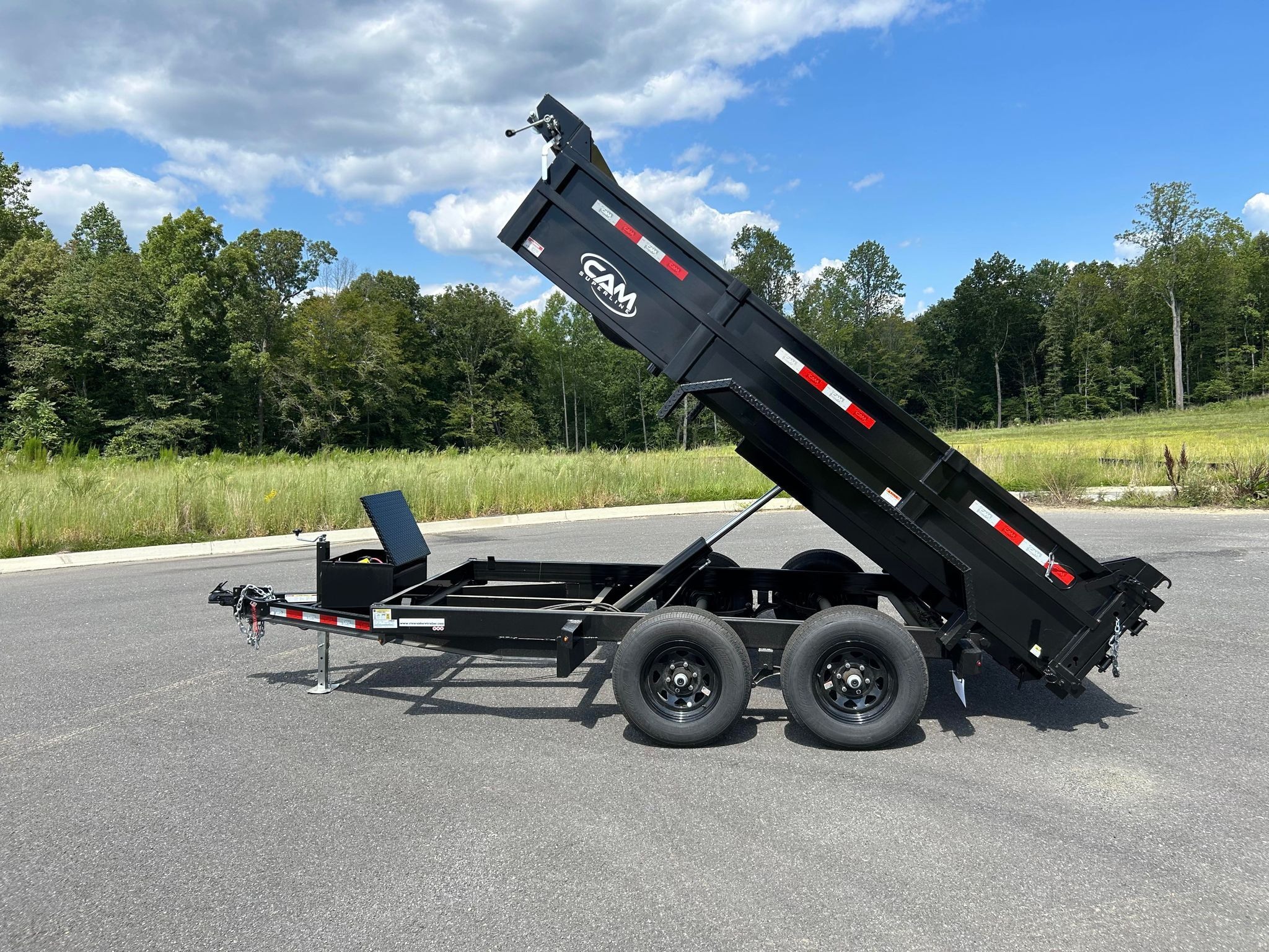 Dump trailer rental Maryland - Hydraulic dump trailer for construction and debris removal